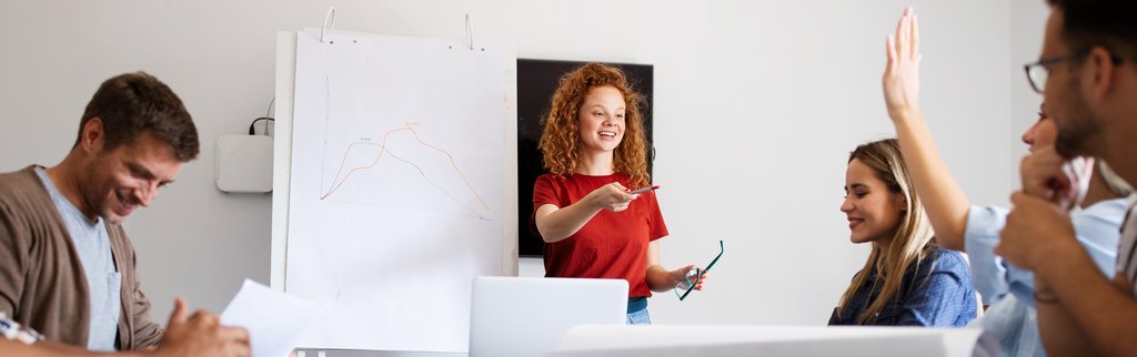 Company employees working in software development and designer o Element dekoracyjny